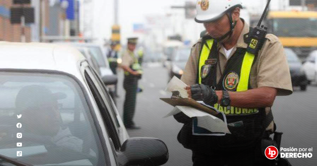 policia-transito-licencia-conducir-LPDerecho
