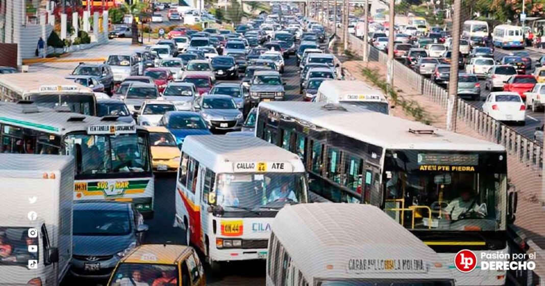 transporte-público-tráfico-embotellamiento-LPDerecho