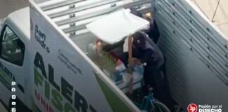 Abren procedimiento a fiscalizadores captados comiendo el cebiche que decomisaron a ambulante