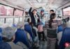 Jueza sube a buses para informar sobre cómo prevenir tocamientos y acoso en unidades de transporte público