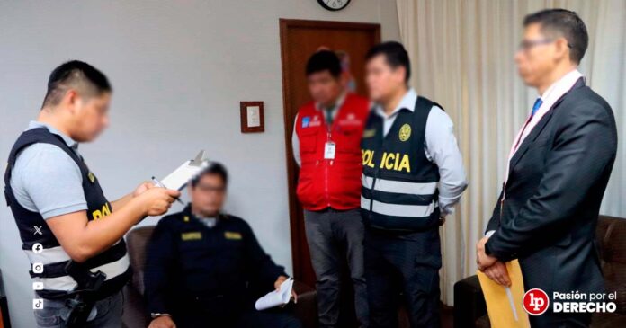 policias-detenidos-LPDerecho