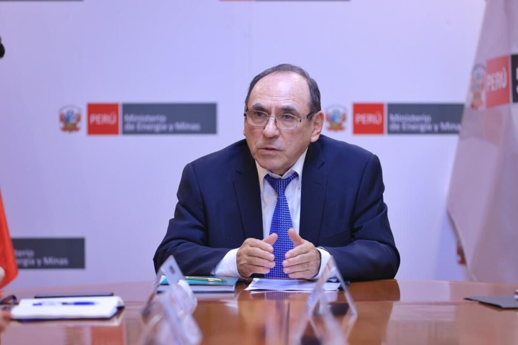 Angelo Alfaro - LP Derecho