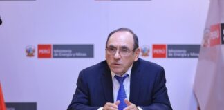 Exministro sostiene que a los 47 años tuvo relaciones sentimental con menor de 16: «Creía que era mayor de edad»