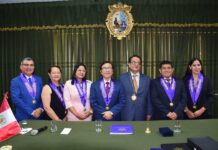 CALE condecora al Dr. Enrique Becerra Medina con la medalla «José Luis Bustamante y Rivero»