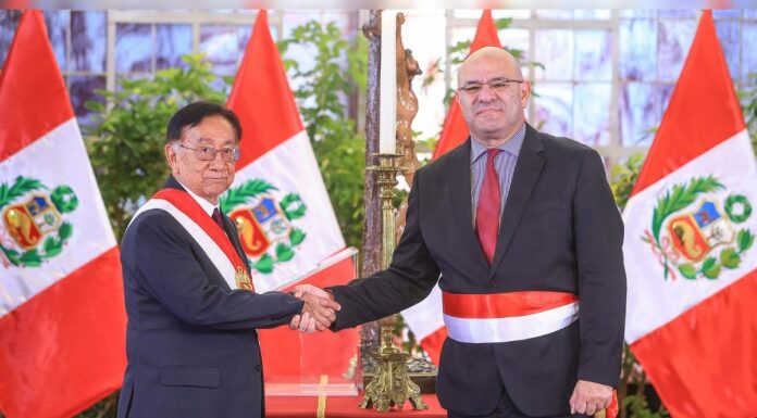 Ministro de Defensa renuncia al cargo por «discrepancia» en torno a postergación de compra de aviones F16 a EE. UU.